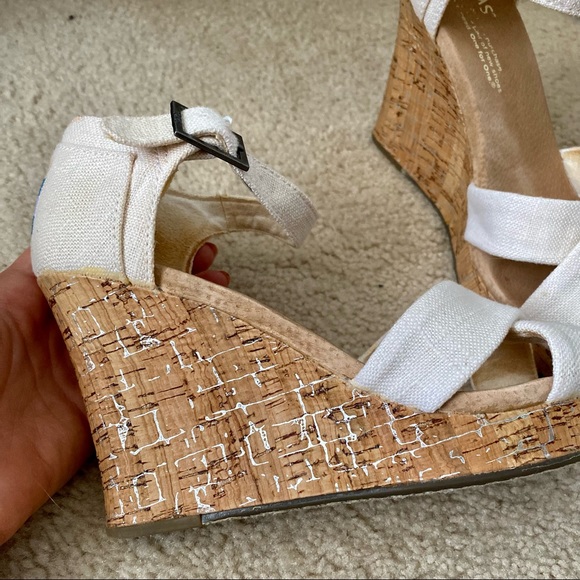 TOMS strappy ivory linen sandals - Picture 3 of 7